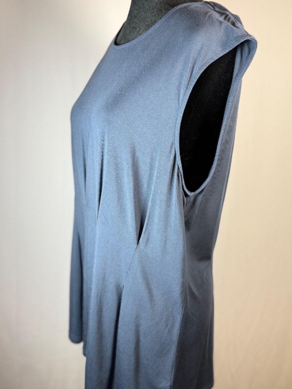 Nic+Zoe dark gray blue jersey knit sleeveless top. Size XL - Picture 2 of 8